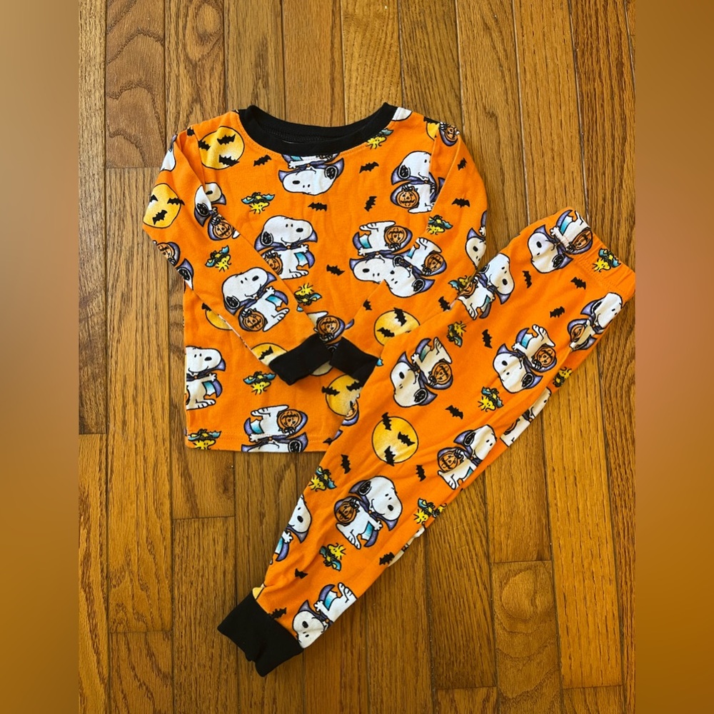 Peanuts Halloween pajamas 🎃 4t